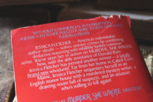 Load image into Gallery viewer, PAPERBACK Gin & Daggers