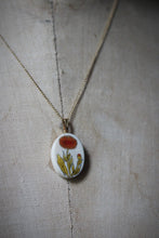 Load image into Gallery viewer, Vintage Scrimshaw Oval Pendant Necklace.