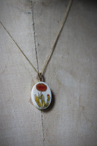 Vintage Scrimshaw Oval Pendant Necklace.