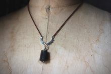Load image into Gallery viewer, Deluxe Glimpse | Labradorite &amp; Quartz Pendant Necklace.