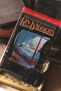 PAPERBACK Gin & Daggers