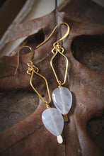 Load image into Gallery viewer, Gleamy | Gemstone Drop Earrings.