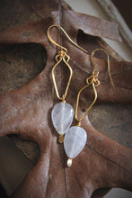 Load image into Gallery viewer, Gleamy | Gemstone Drop Earrings.