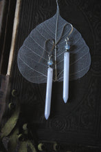 Load image into Gallery viewer, Indie | Quartz Spear Earrings.
