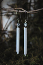 Load image into Gallery viewer, Indie | Quartz Spear Earrings.