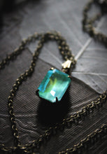 Load image into Gallery viewer, Esmeralda | Vintage Pendant Necklace.