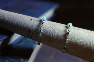 The Pip Ring | Sky. Bright Silver & Glass Bead Chain Ring.