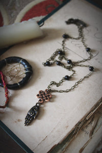 Weavers & Warriors  |  Green Witch :: Weaver's Hand. Pendant Necklace.