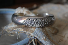 Load image into Gallery viewer, Vintage Sterling Silver Floral Cuff Bracelet.