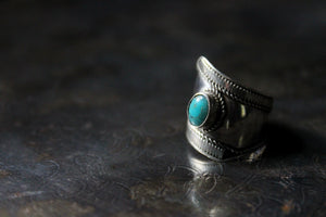 Vintage Asymmetrical Wide Band Turquoise Stone Ring.