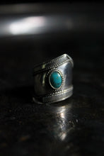 Load image into Gallery viewer, Vintage Asymmetrical Wide Band Turquoise Stone Ring.