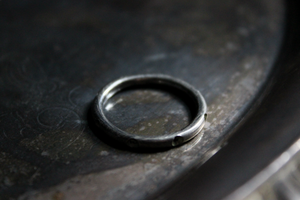 Vintage Sterling Silver Dotted Band Ring.