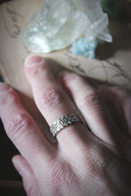 Load image into Gallery viewer, Vintage Openwork Lattice Sterling Silver Ring.