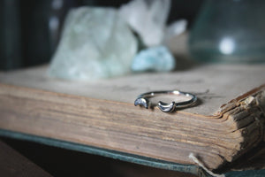 Vintage Silver Double Crescent Moon Ring.