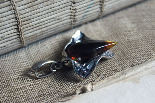 Vintage Sterling Silver & Amber Pendant.