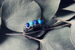 Vintage Sterling Silver Polished Turquoise and Lapis Band Ring.