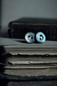 Folk | Night 004. Vintage Black MOP Shell Button Stud Earrings.