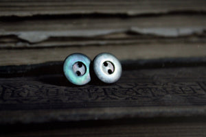 Folk | Night 004. Vintage Black MOP Shell Button Stud Earrings.