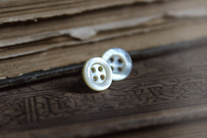 Folk 001. Vintage White Mother of Pearl Button Stud Earrings.